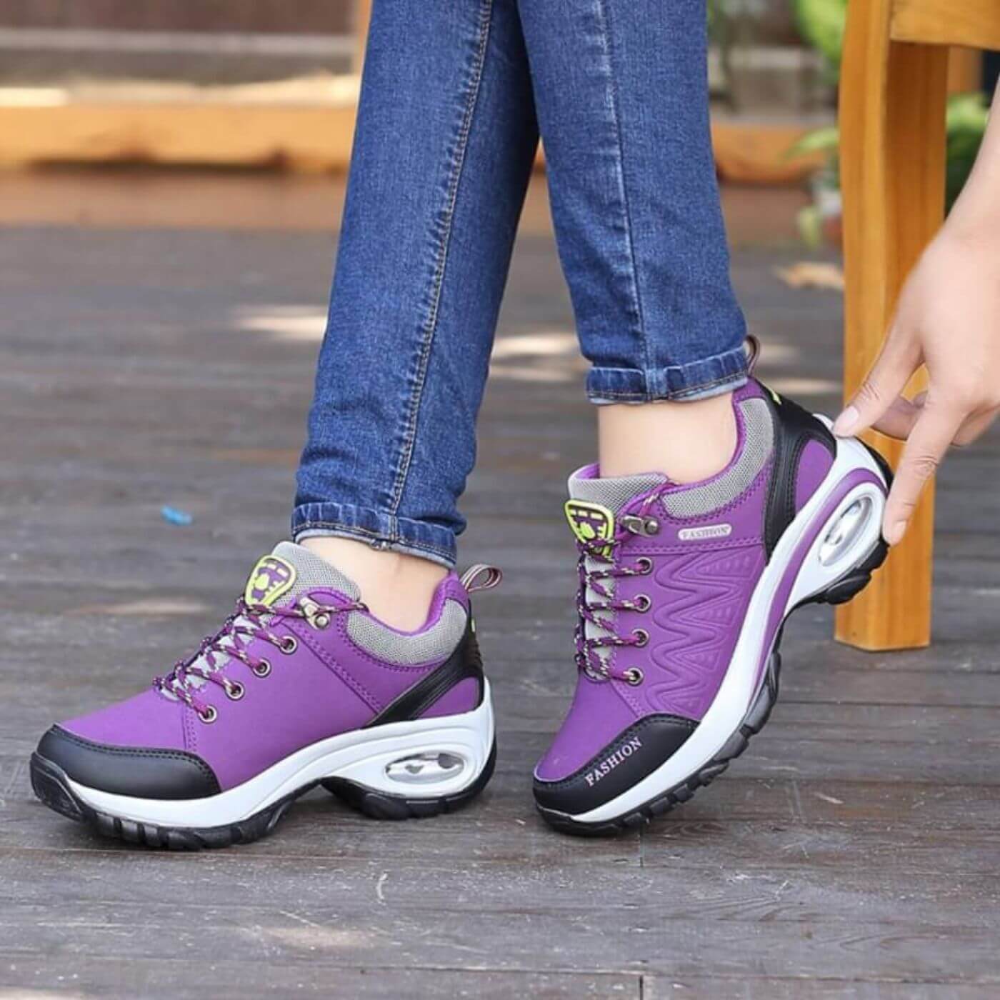 Comfora™ – Ergonomiska Promenadskor med Stödjande Sula