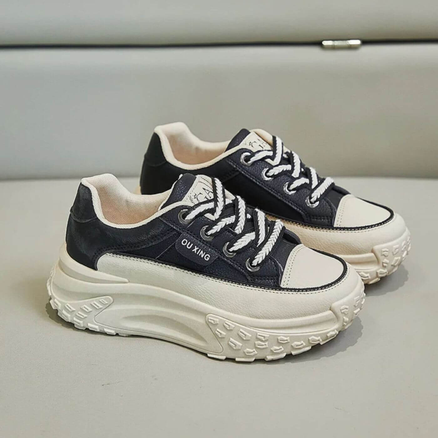 Sabine™ - Bekväma Sneakers med Hög Sula