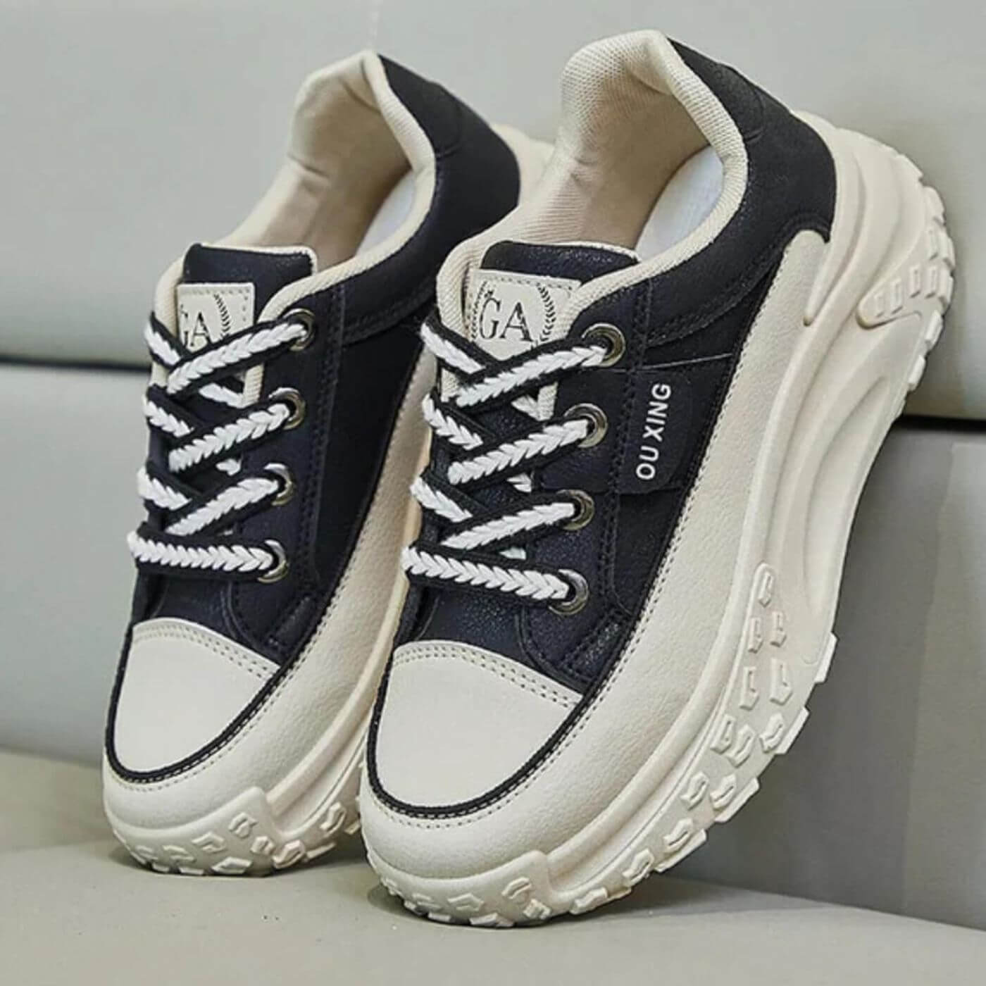 Sabine™ - Bekväma Sneakers med Hög Sula