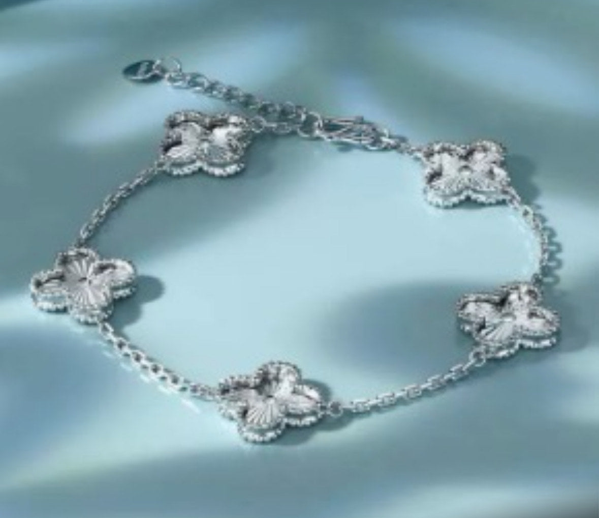 Clovelle™ - Stiligt Armband