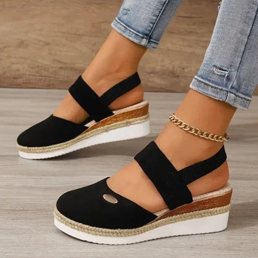 Monika™ - Bekväma Somriga Sandaler med Sluten Tå och Remmar samt Låg Kilklack