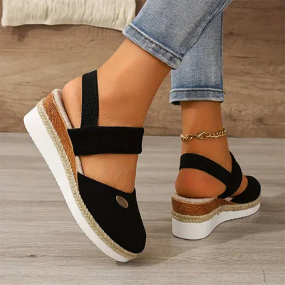 Monika™ - Bekväma Somriga Sandaler med Sluten Tå och Remmar samt Låg Kilklack