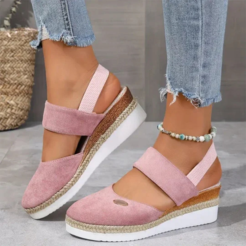 Monika™ - Bekväma Somriga Sandaler med Sluten Tå och Remmar samt Låg Kilklack