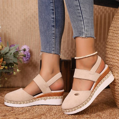 Monika™ - Bekväma Somriga Sandaler med Sluten Tå och Remmar samt Låg Kilklack
