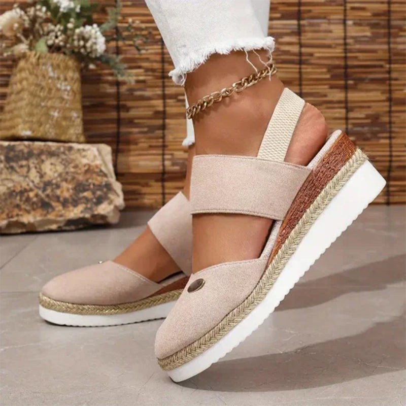 Monika™ - Bekväma Somriga Sandaler med Sluten Tå och Remmar samt Låg Kilklack